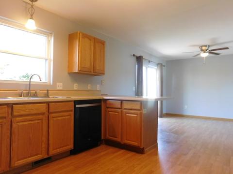 415 Wimbleton Trl, Mchenry, IL 60050 photo 5