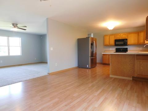 415 Wimbleton Trl, Mchenry, IL 60050 photo 9