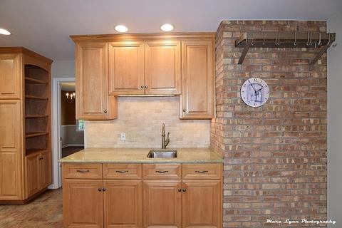 365 Cobblestone Dr, Aurora, IL 60506 photo 5