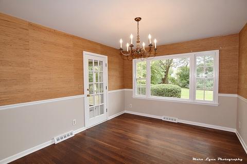 365 Cobblestone Dr, Aurora, IL 60506 photo 3
