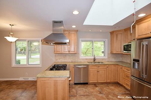365 Cobblestone Dr, Aurora, IL 60506 photo 13