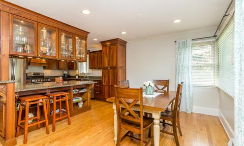 1300 E Prairie Ave, Wheaton, IL 60187 photo 4
