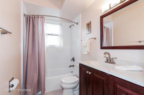 665 Juniper Ln, Bartlett, IL 60103 photo 5