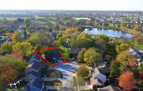 2405 Harbor Ct, Aurora, IL 60504 photo 2