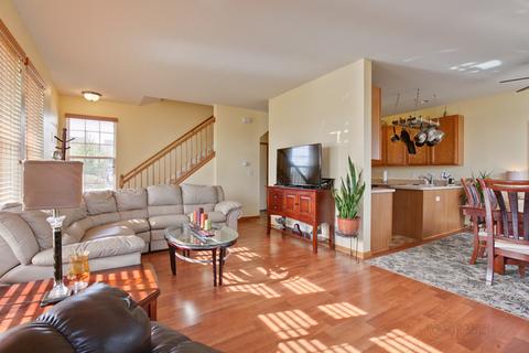 2400 Evergreen Cir, Mchenry, IL 60050 photo 4