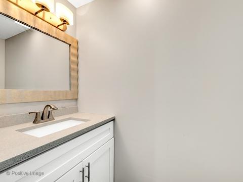 127 E Mcclellan St, Bartlett, IL 60103 photo 9