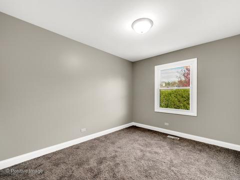 127 E Mcclellan St, Bartlett, IL 60103 photo 13