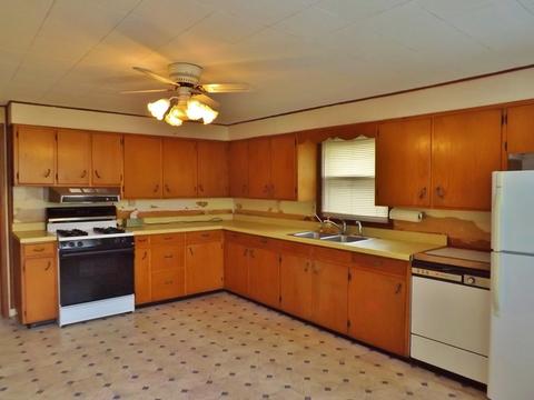 718 E Washington St, Morris, IL 60450 photo 8