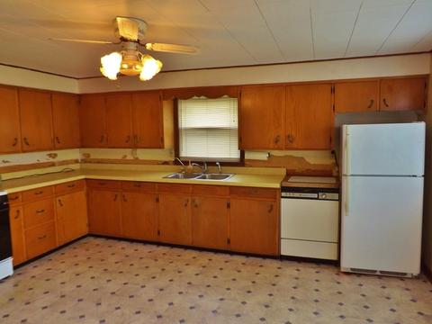 718 E Washington St, Morris, IL 60450 photo 9