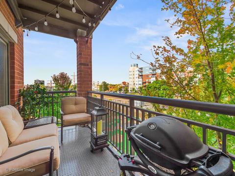 255 E Liberty Dr #401, Wheaton, IL 60187 photo 3