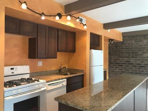 108 Kenneth Cir, Elgin, IL 60120 photo 4