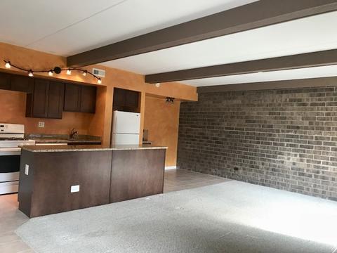 108 Kenneth Cir, Elgin, IL 60120 photo 2