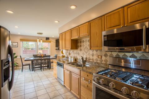 932 Timothy Ln, Des Plaines, IL 60016 photo 6