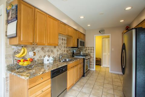 932 Timothy Ln, Des Plaines, IL 60016 photo 8