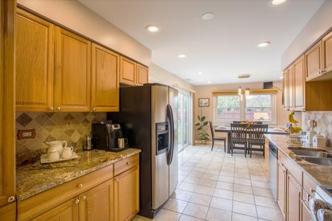 932 Timothy Ln, Des Plaines, IL 60016 photo 7