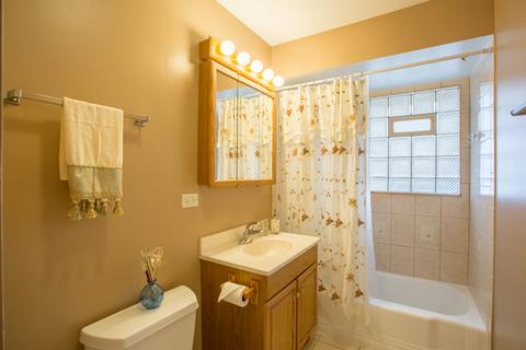 932 Timothy Ln, Des Plaines, IL 60016 photo 18