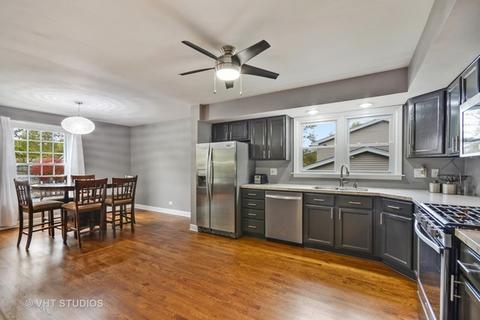 1887 Briarcliffe Blvd, Wheaton, IL 60189 photo 5