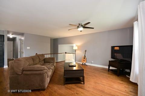 1887 Briarcliffe Blvd, Wheaton, IL 60189 photo 7
