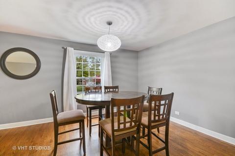 1887 Briarcliffe Blvd, Wheaton, IL 60189 photo 8