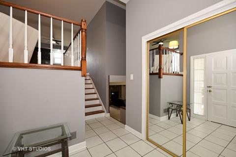 1887 Briarcliffe Blvd, Wheaton, IL 60189 photo 6