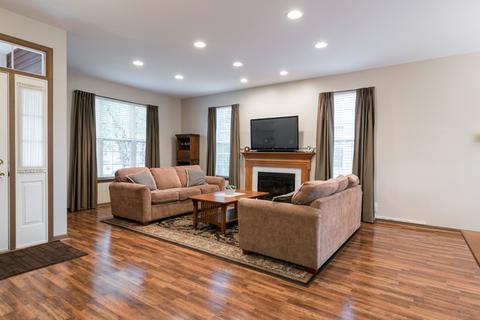 2180 Pointe Blvd, Aurora, IL 60504 photo 2