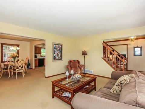 934 Stonehaven Dr, Elgin, IL 60124 photo 5