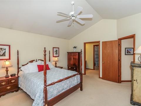 934 Stonehaven Dr, Elgin, IL 60124 photo 18