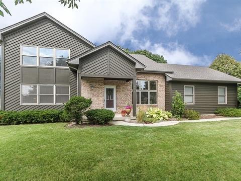 934 Stonehaven Dr, Elgin, IL 60124 photo 1