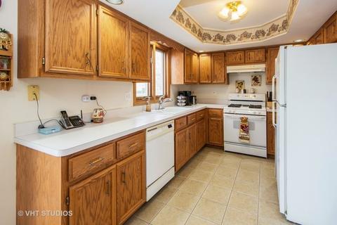 5205 Sunmeadow Dr, Plainfield, IL 60586 photo 3