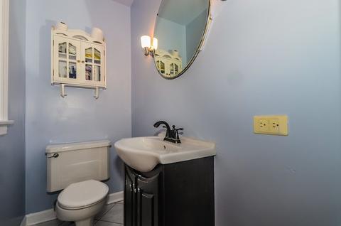 727 Arlington Ave, Des Plaines, IL 60016 photo 10