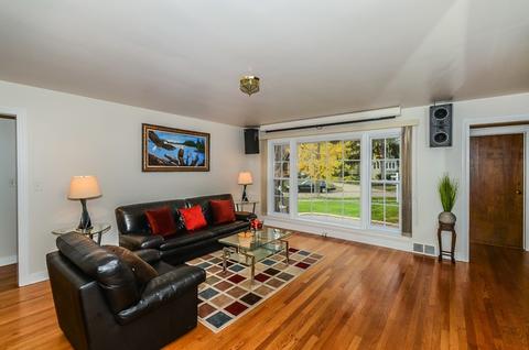 727 Arlington Ave, Des Plaines, IL 60016 photo 4