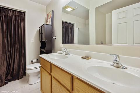 715 Astor Ln #305, Wheeling, IL 60090 photo 8