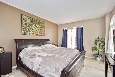 715 Astor Ln #305, Wheeling, IL 60090 photo 7