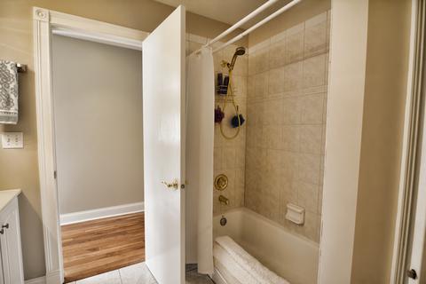 39 W048 Grand Ave, Elgin, IL 60124 photo 23