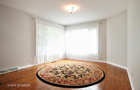 930 Meadow Rd, Northbrook, IL 60062 photo 2
