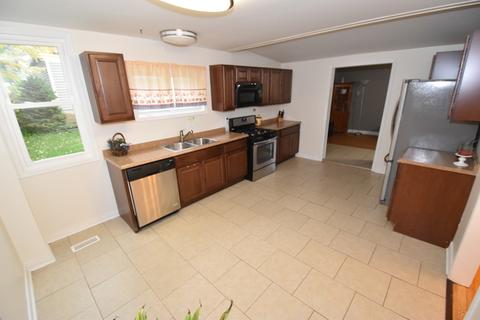 432 Hendee St, Elgin, IL 60123 photo 3