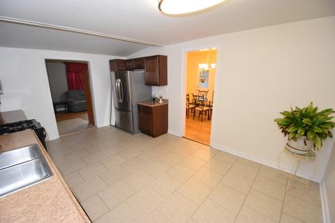 432 Hendee St, Elgin, IL 60123 photo 5