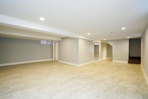 1524 E 86th Pl, Chicago, IL 60619 photo 9
