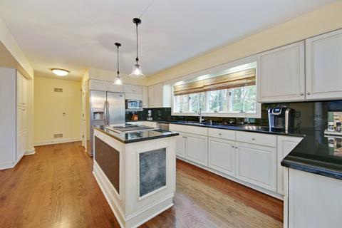 221 Devon Dr, Burr Ridge, IL 60527 photo 4