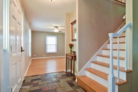 822 Pick St, Wheaton, IL 60187 photo 2