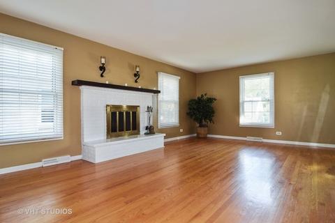 822 Pick St, Wheaton, IL 60187 photo 3