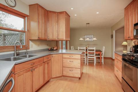 1489 Mccormick Pl, Wheaton, IL 60189 photo 4