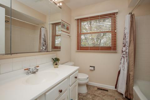 1489 Mccormick Pl, Wheaton, IL 60189 photo 17