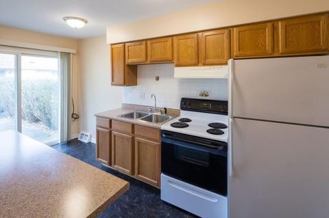 835 Valley Stream Dr #C, Wheeling, IL 60090 photo 3