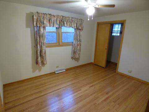 7726 Massasoit Ave, Burbank, IL 60459 photo 3