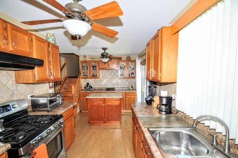 393 E Chippendale Dr, Bartlett, IL 60103 photo 6