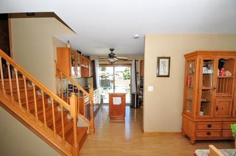 393 E Chippendale Dr, Bartlett, IL 60103 photo 3