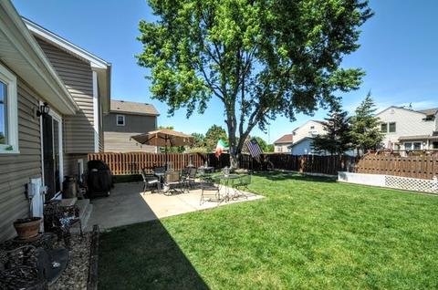 393 E Chippendale Dr, Bartlett, IL 60103 photo 18