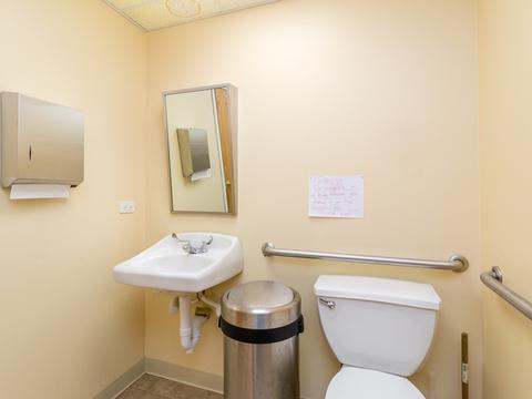 695 Illinois Blvd, Hoffman Estates, IL 60169 photo 9