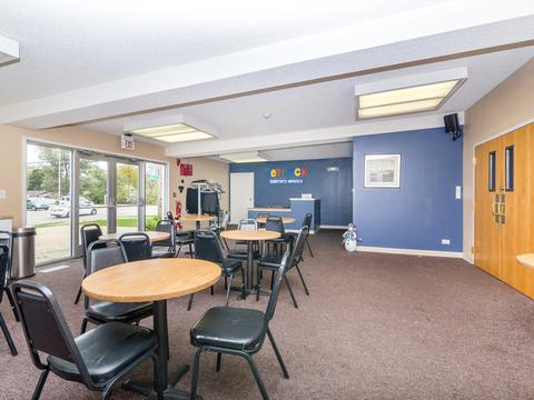 695 Illinois Blvd, Hoffman Estates, IL 60169 photo 7